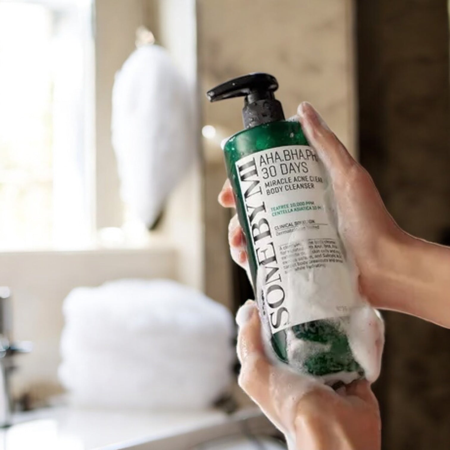 AHA.BHA.PHA 30 Days Miracle Acne Clear Body Cleanser